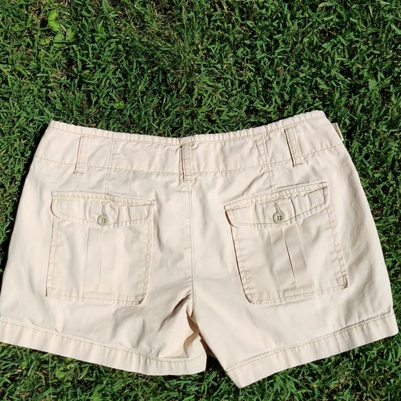 💥5 for $20💥Chino shorts size 6 by Gap - Picture 2 of 2